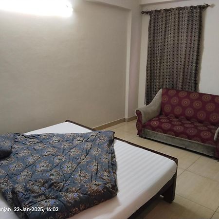 רוואלפינדי Shahzad Hotel מראה חיצוני תמונה